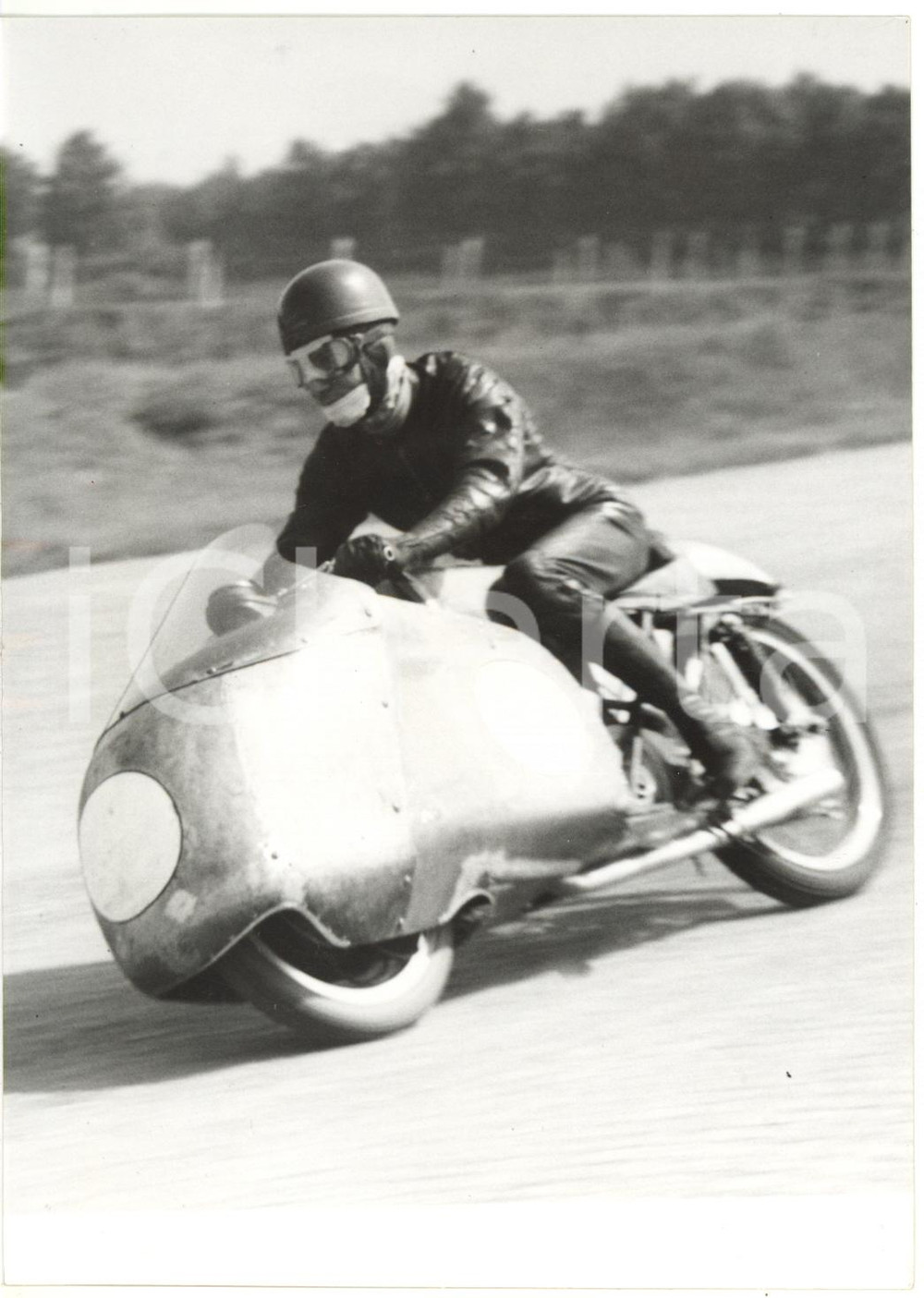 1954 MONZA GP DELLE NAZIONI Enrico LORENZETTI su MOTO GUZZI 250 durante le prove