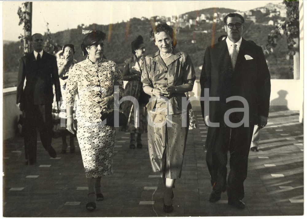 1953 ROMA CASTELGANDOLFO - Francesca ROMANI riceve María DELGADO DE ODRÌA *Foto