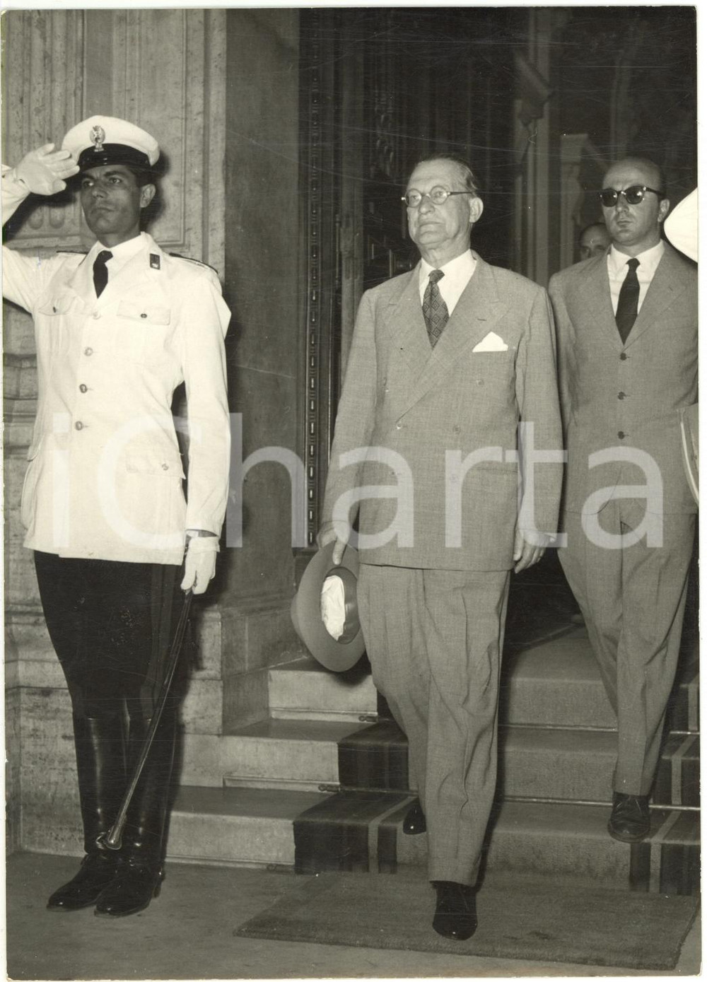 1953 ROMA VIMINALE Alcide DE GASPERI dopo passaggio di consegne a Giuseppe PELLA