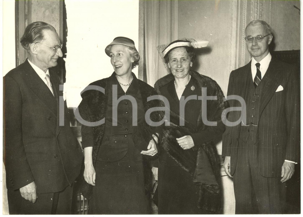 1953 ROMA - Alcide DE GASPERI con Ellsworth BUNKER Ambasciatore USA e loro mogli