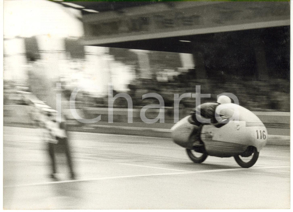 1957 HOCKENHEIMRING MOTOGP - Carlo UBBIALI vince la gara 250 su moto MV AGUSTA