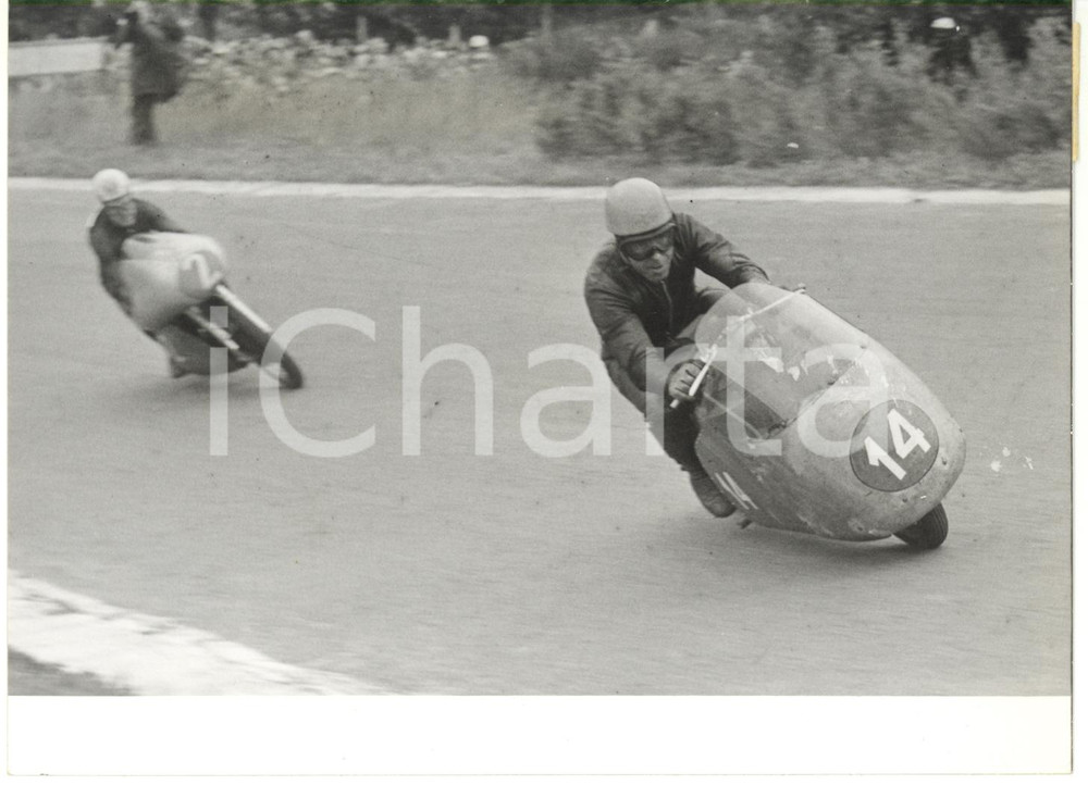 1954 FRANCORCHAMPS MOTOGP - Ken KAVANAGH su GUZZI seguito da Ray AMM su NORTON