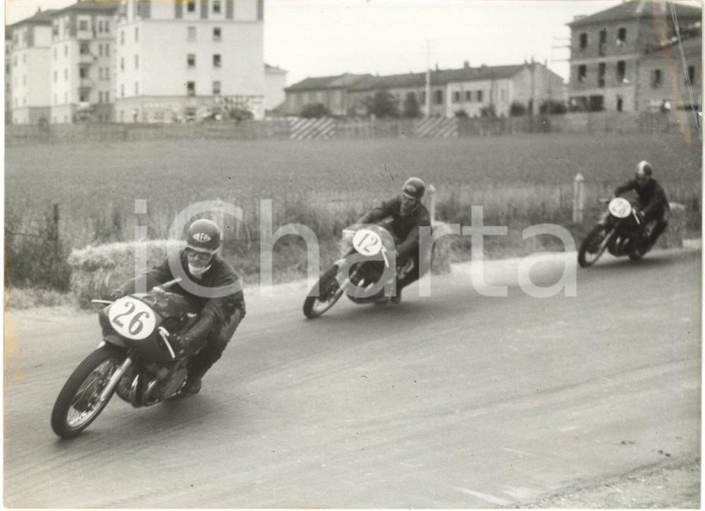 1954 PIACENZA Campionato italiano MOTOCICLISMO - Alfredo MILANI guida la gara