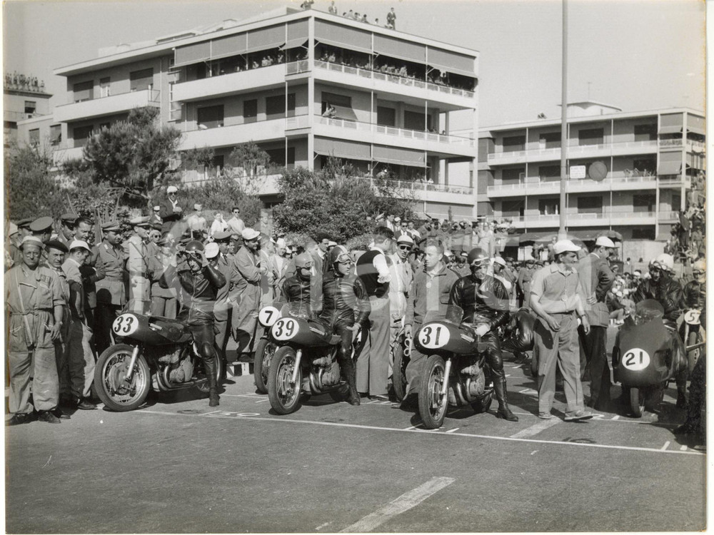 1955 LIDO DI GENOVA - COPPA SHELL - Piloti sulla griglia di partenza (2) *Foto