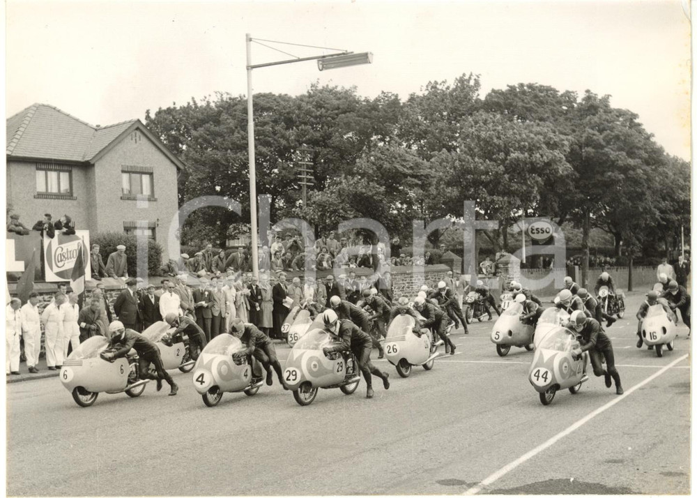1957 ISOLA DI MAN Tourist Trophy MOTOGP - Partenza delle moto Classe 250 *Foto
