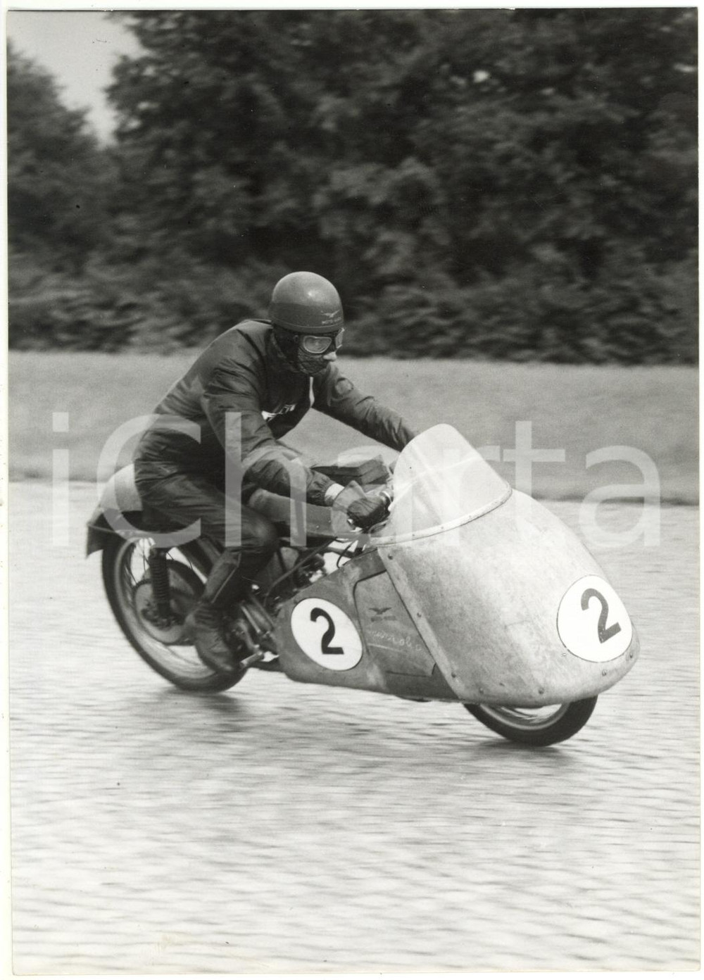 1955 ca AUTODROMO DI MONZA Enrico LORENZETTI su MOTO GUZZI - Curva del Porfido