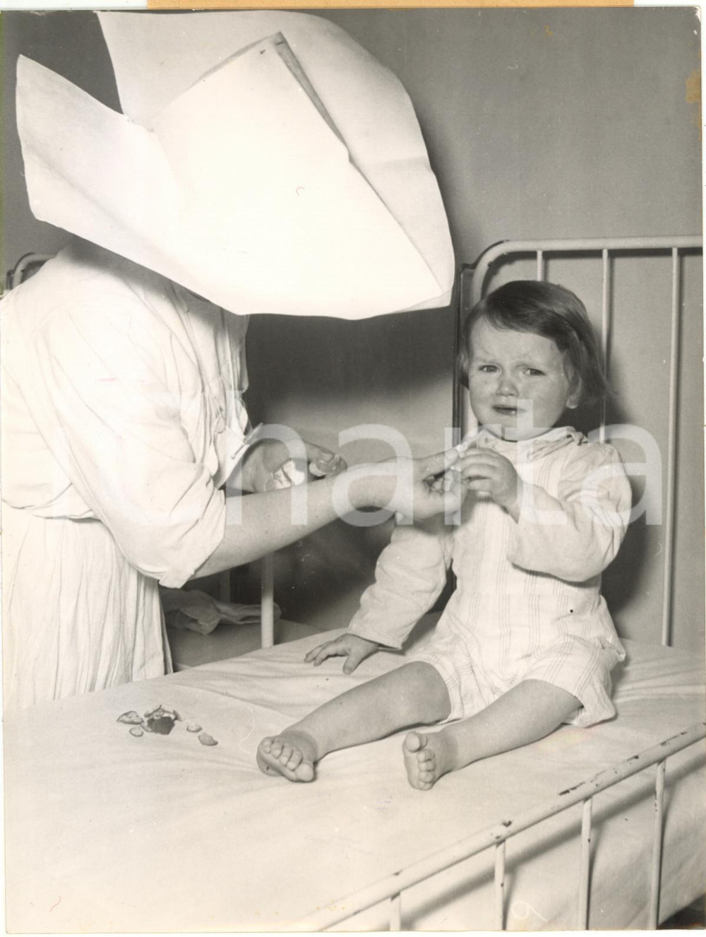 1954 SALZBURG Valanga HIRSCHBICHL Bambino all'ospedale pediatrico dopo soccorsi