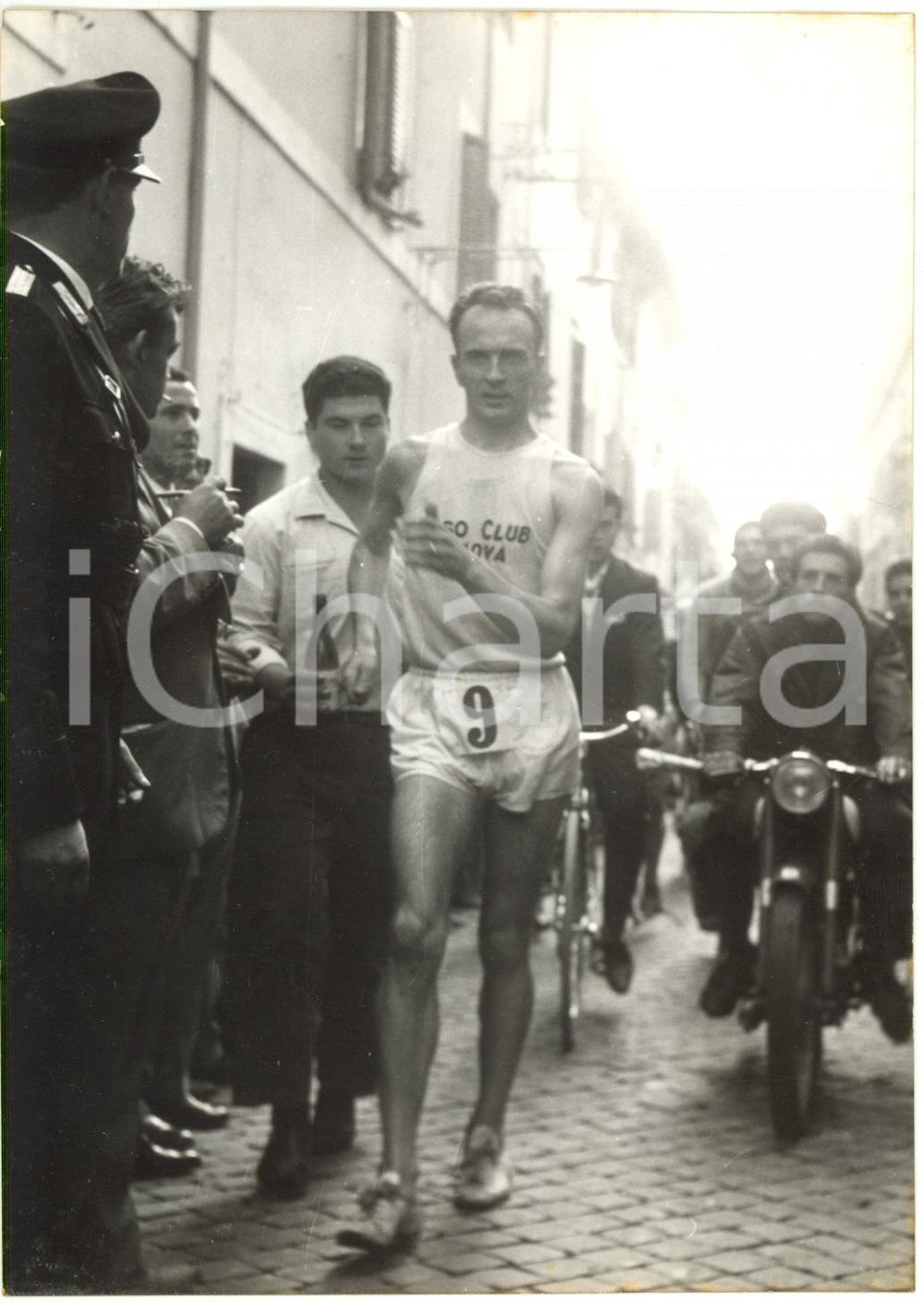 1959 MARCIA ROMA - CASTEL GANDOLFO Marciatore Abdon PAMICH durante la gara 30km