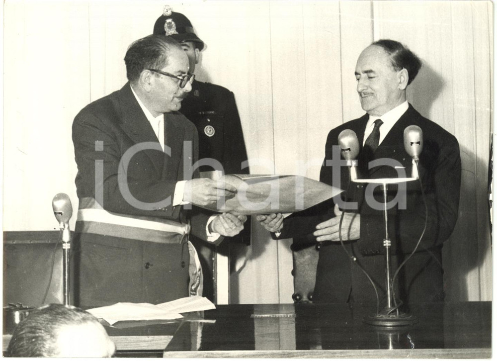 1960 MESSINA Salvatore QUASIMODO riceve cittadinanza onoraria *Foto DANNEGGIATA