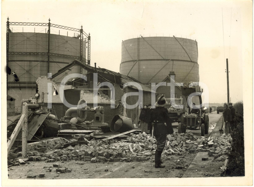 1956 FELIXSTOWE (UK) Wreckage removed after the explosion of a gasworks *Photo