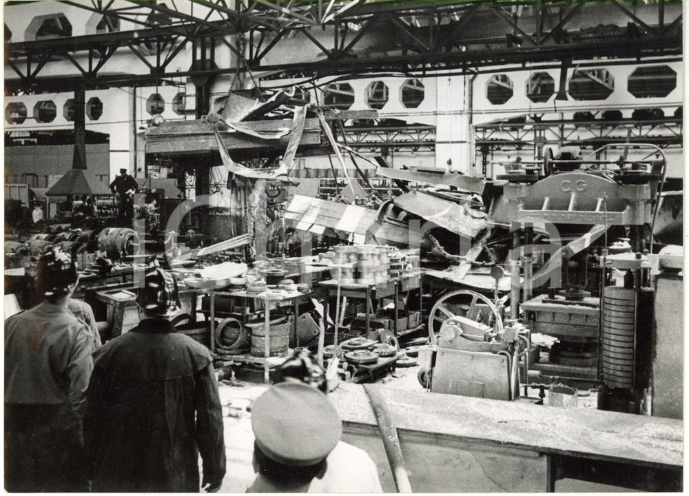 1955 GENOVA Esplosione ANSALDO - SAN GIORGIO Sopralluogo VIGILI DEL FUOCO (1)