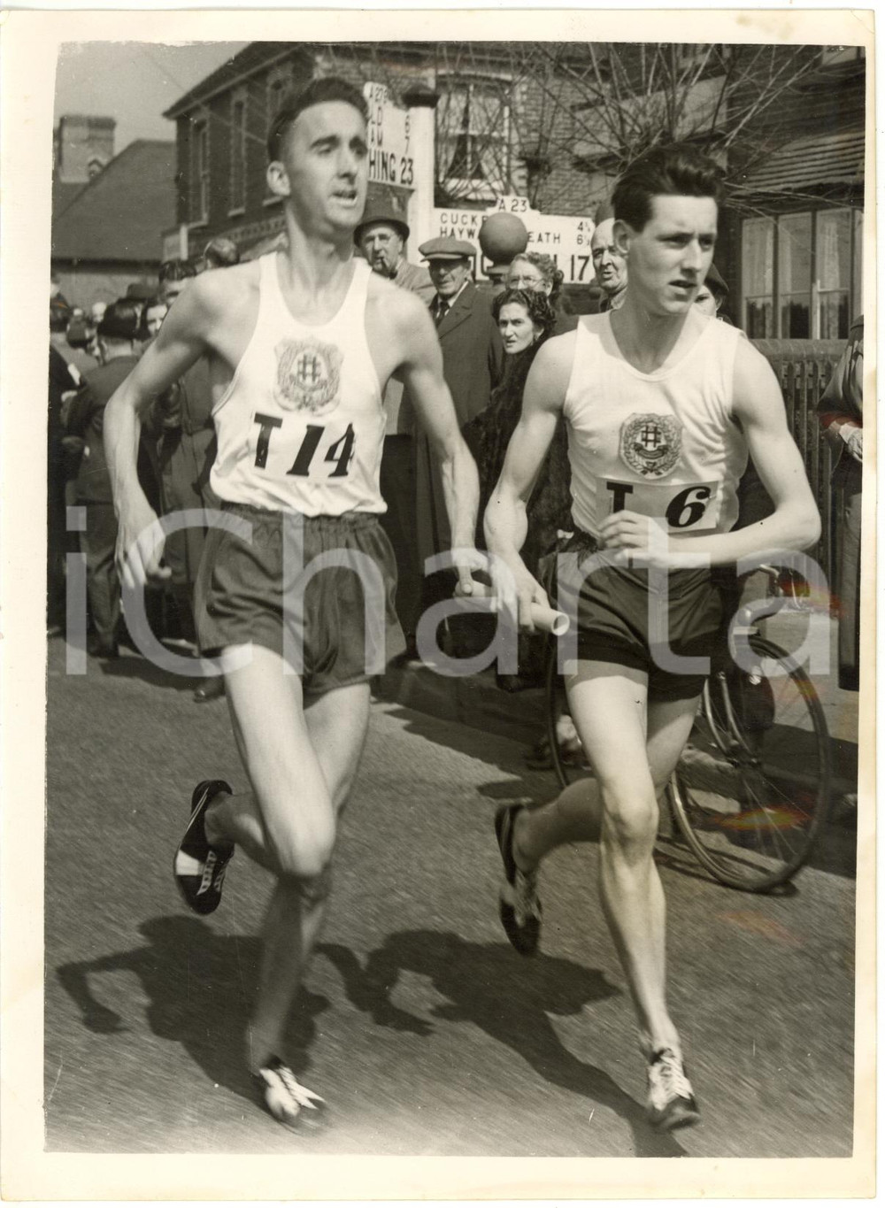 1954 UK HANDCROSS - Gordon PIRIE and Peter DRIVER at the London-Brighton Relay