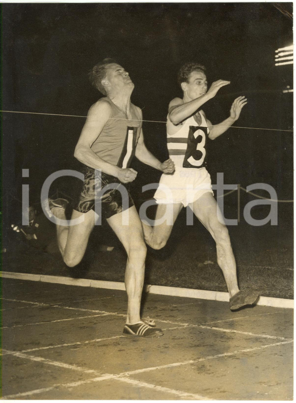 1955 ATHLETICS LONDON White City Stadium - Derek IBBOTSON and László TÁBORI 