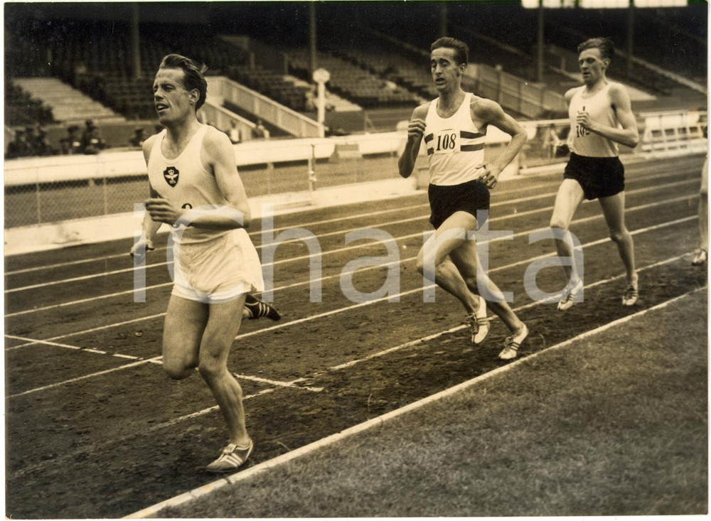 1957 ATHLETICS LONDON White City Stadium - Derek IBBOTSON and Gordon PIRIE