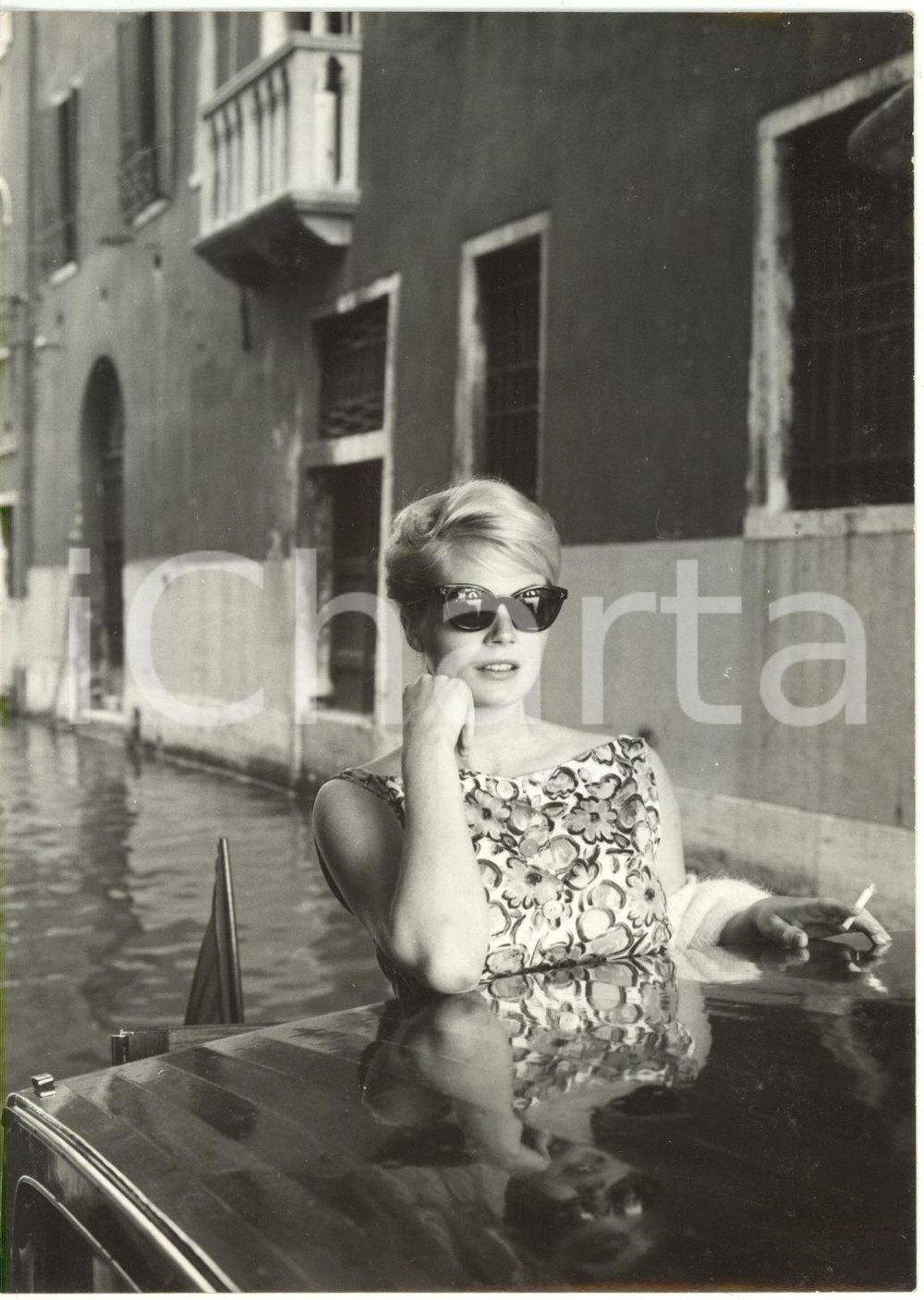 1959 VENEZIA CINEMA - Anita EKBERG in motoscafo - Ritratto dell'attrice *Foto