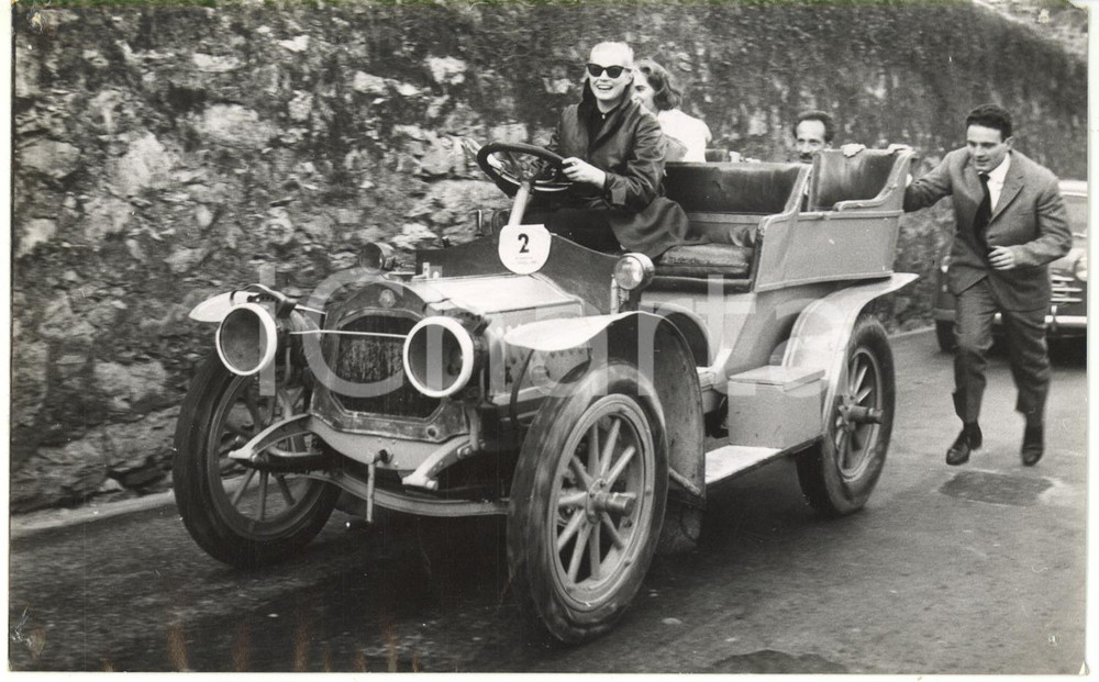 1959 CARNEVALE DI RAPALLO Caccia al tesoro Anita EKBERG guida DE DION-BOUTON (3)