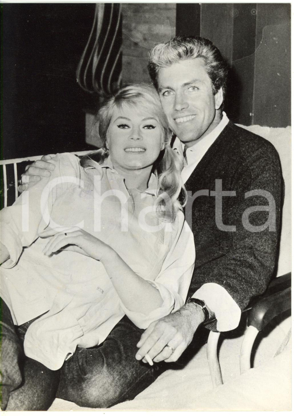 1963 ROMA COSTUME - Anita EKBERG con il marito Rik VAN NUTTER - Ritratto *Foto