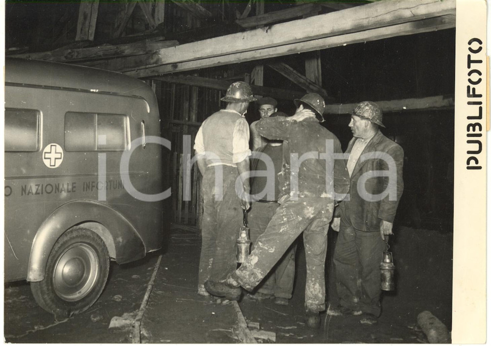 1954 DISASTRO MINERARIO DI RIBOLLA (GR) Minatori dopo l'esplosione della miniera