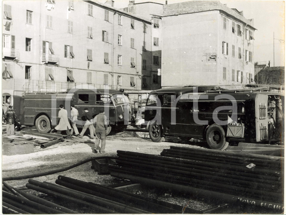 1955 GENOVA - FEGINO Incendio raffineria PURFINA Automezzi VIGILI DEL FUOCO Foto