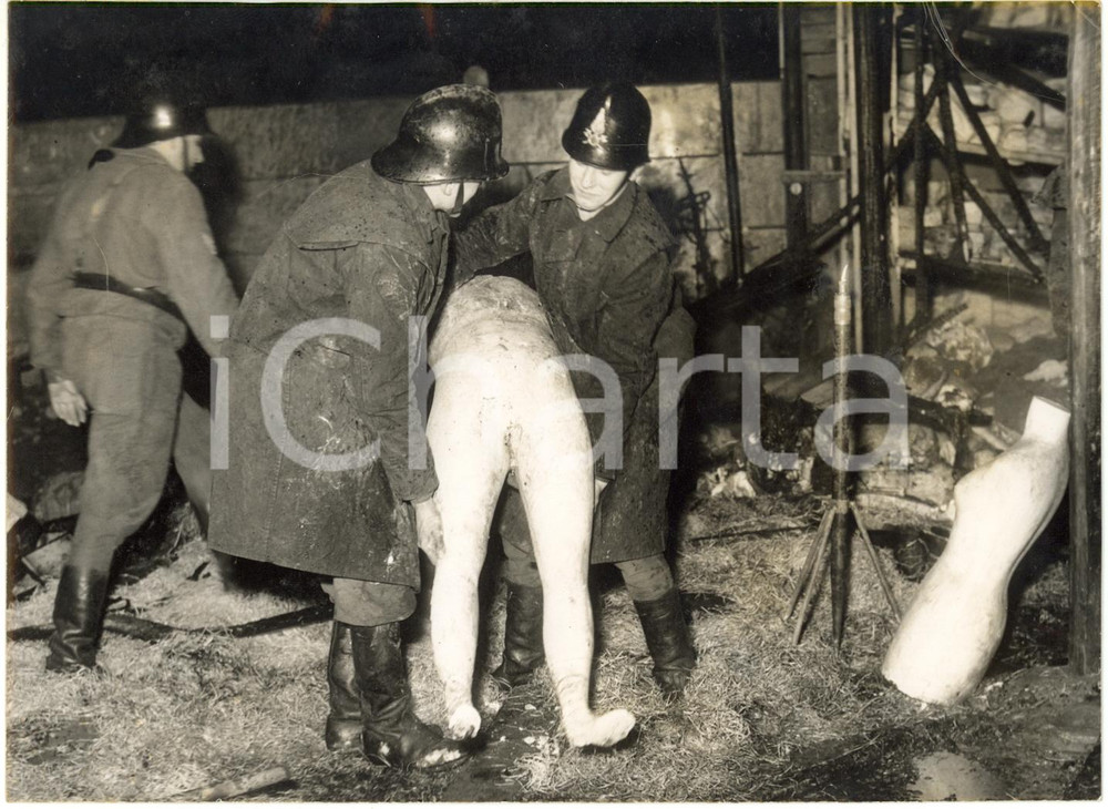 1955 MILANO AFFORI Via Carli - VIGILI DEL FUOCO incendio fabbrica manichini (2)