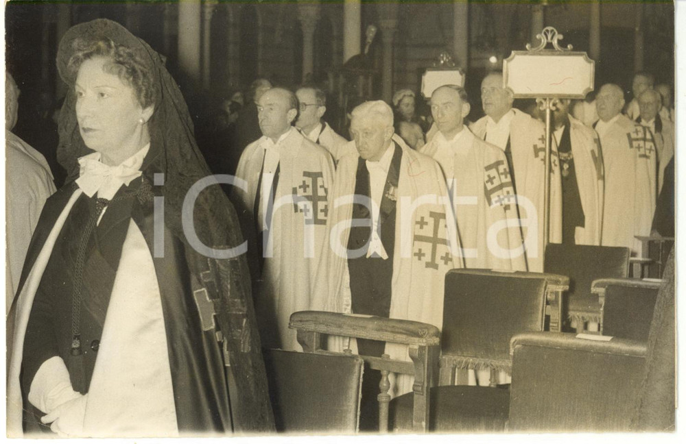 Fotografia d epoca originale 1956 PARIS CÃ©rÃ©monie ORDRE Ã‰QUESTRE du SAINTSÃ‰PULCRE dans chapelle SAINTHONORÃ‰ 1