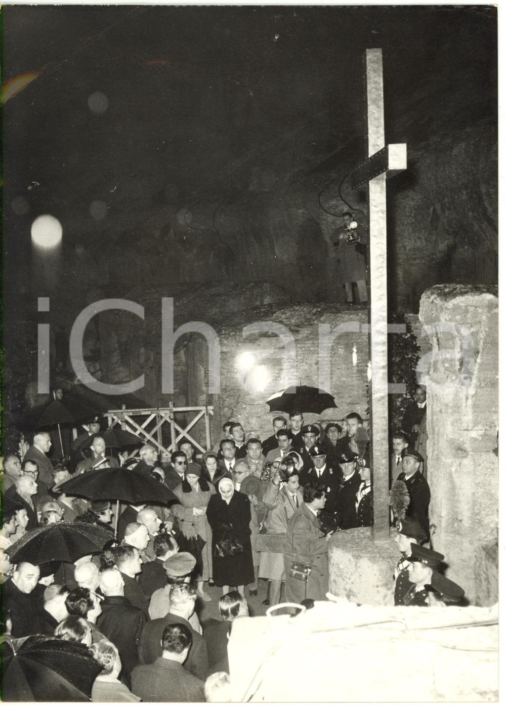 1957 ROMA - COLOSSEO Umberto TUPINI Cardinale Clemente MICARA Benedizione croce