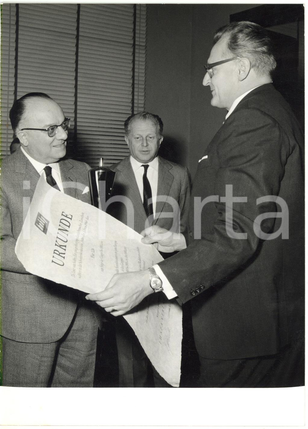 1967 TORINO Gunther HONOLKA premia Gaudenzio BONO e Giovanni NASI per FIAT 124