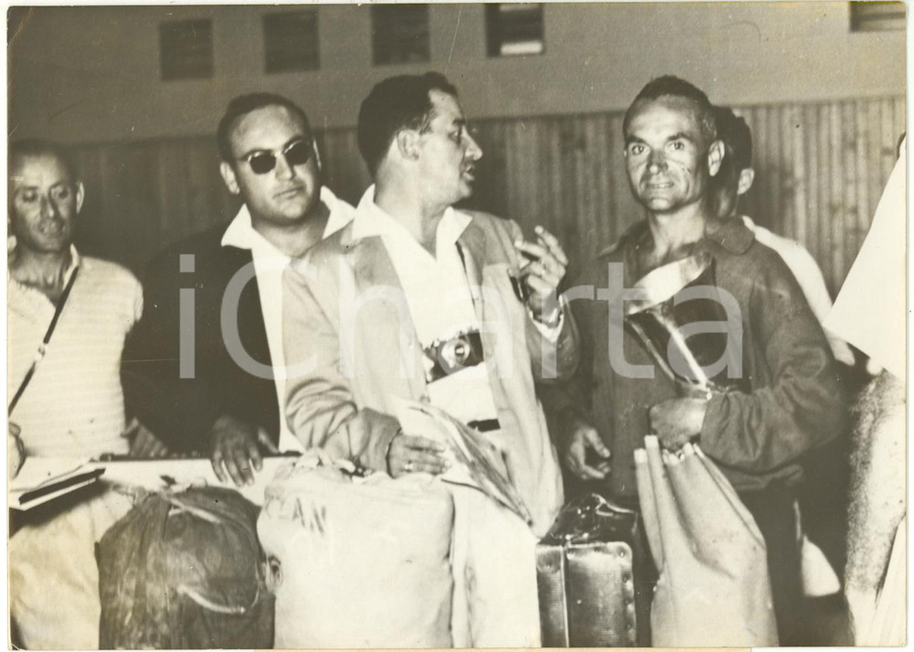 1959 MALTA Campionato del mondo di pesca subacquea - Squadra francese in dogana