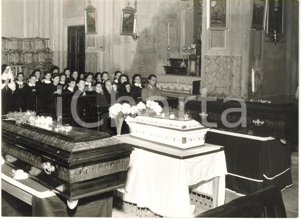 1957 MELEGNANO (MI) Incendio CASCINA MONTEBUONO - Funerali delle vittime *Foto