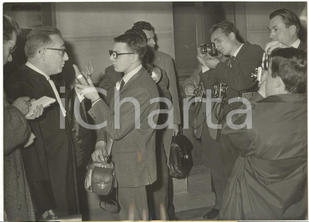1960 PARIS Procès des Barricades - Avvocato Jean GALLOT rilascia intervista 