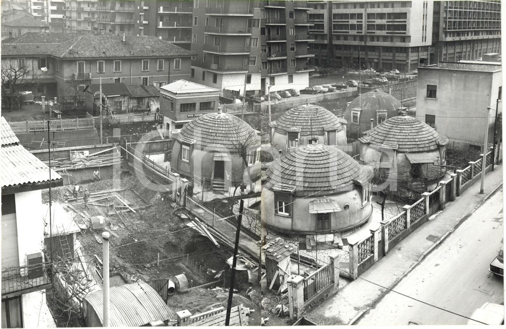 1969 MILANO MAGGIOLINA Via Lepanto - Demolizione due case igloo *Foto PANORAMICA