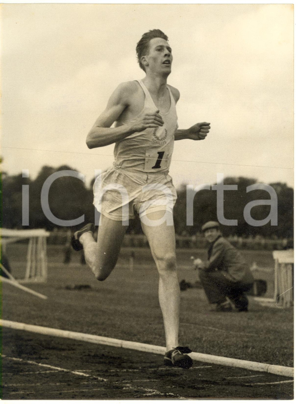 1953 LONDON Wimbledon Park Track - Roger BANNISTER at Brockman Memorial Trophy