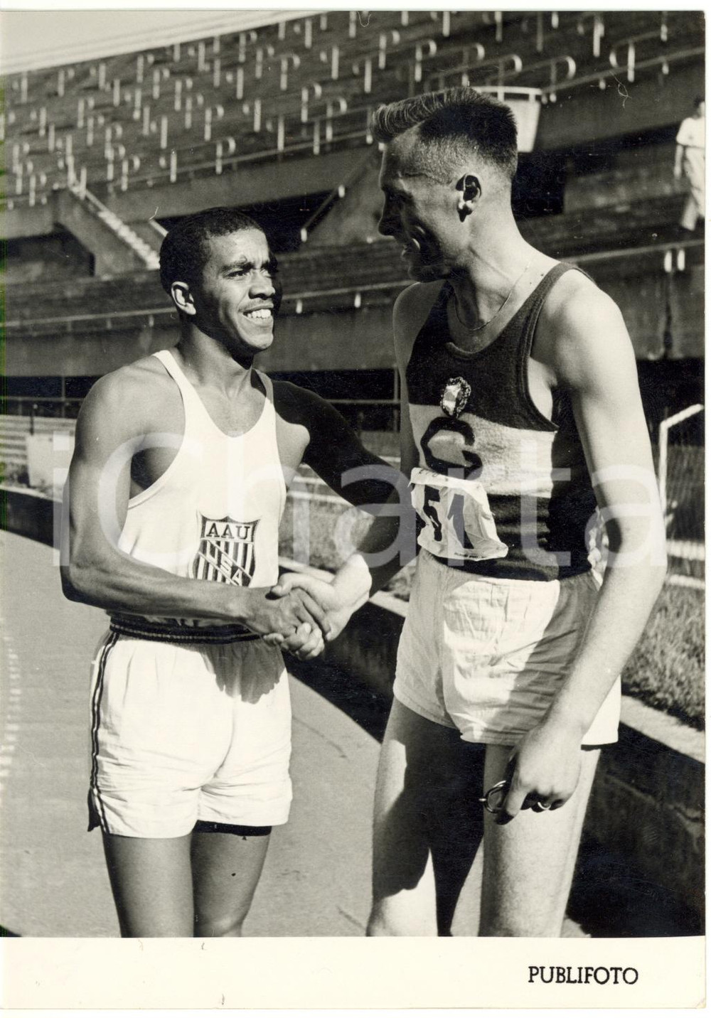 1953 TORINO ATLETICA - Josh CULBREATH stringe la mano ad Armando FILIPUT *Foto