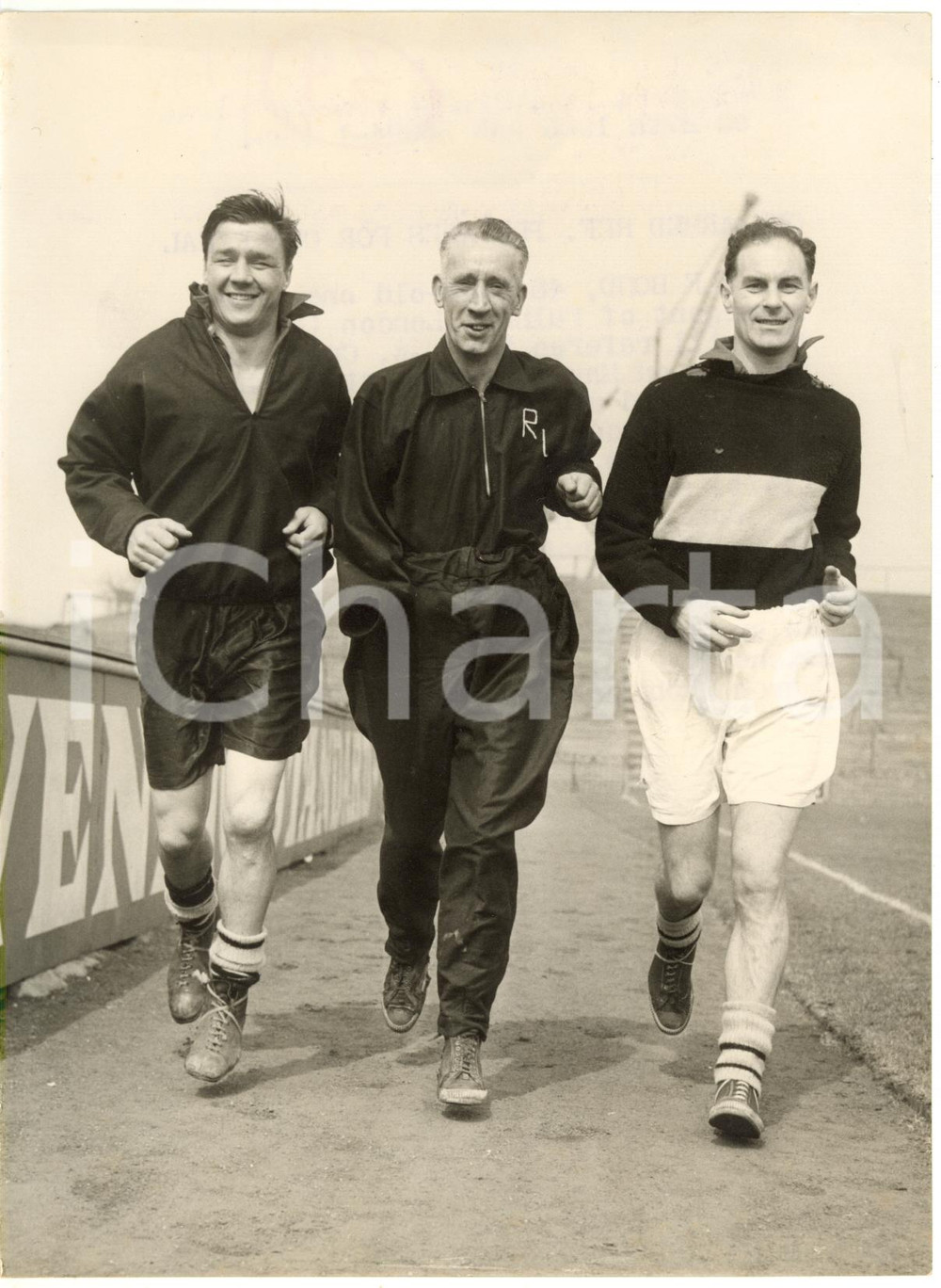 1956 FULHAM Craven Cottage - Gordon BRICE Ian BLACK referee Alf BOND training