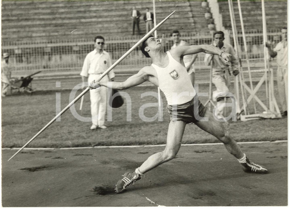 1956 MILANO ARENA CIVICA Lancio del giavellotto - Janusz SIDŁO durante una gara