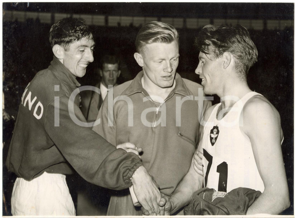 1957 LONDON White City Stadium - Derek IBBOTSON Ron DELANY Geoff ELLIOTT *Photo