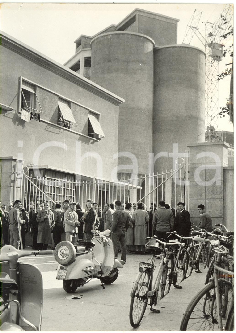 1959 CIVITAVECCHIA - ITALCEMENTI Operai manifestano contro licenziamenti *Foto