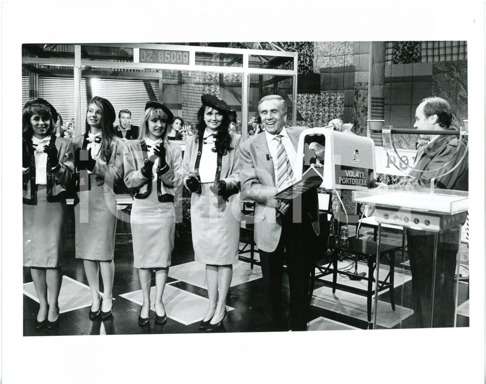 1987 RAI "PORTOBELLO" Enzo TORTORA durante sketch con il pappagallo - Foto 25x20