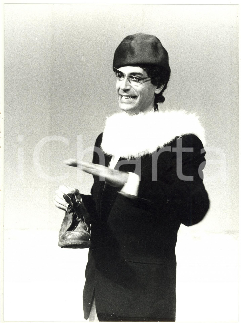 1990 ca. TEATRO - Gianfranco JANNUZZO in "C'è un uomo in mezzo al mare" (9)