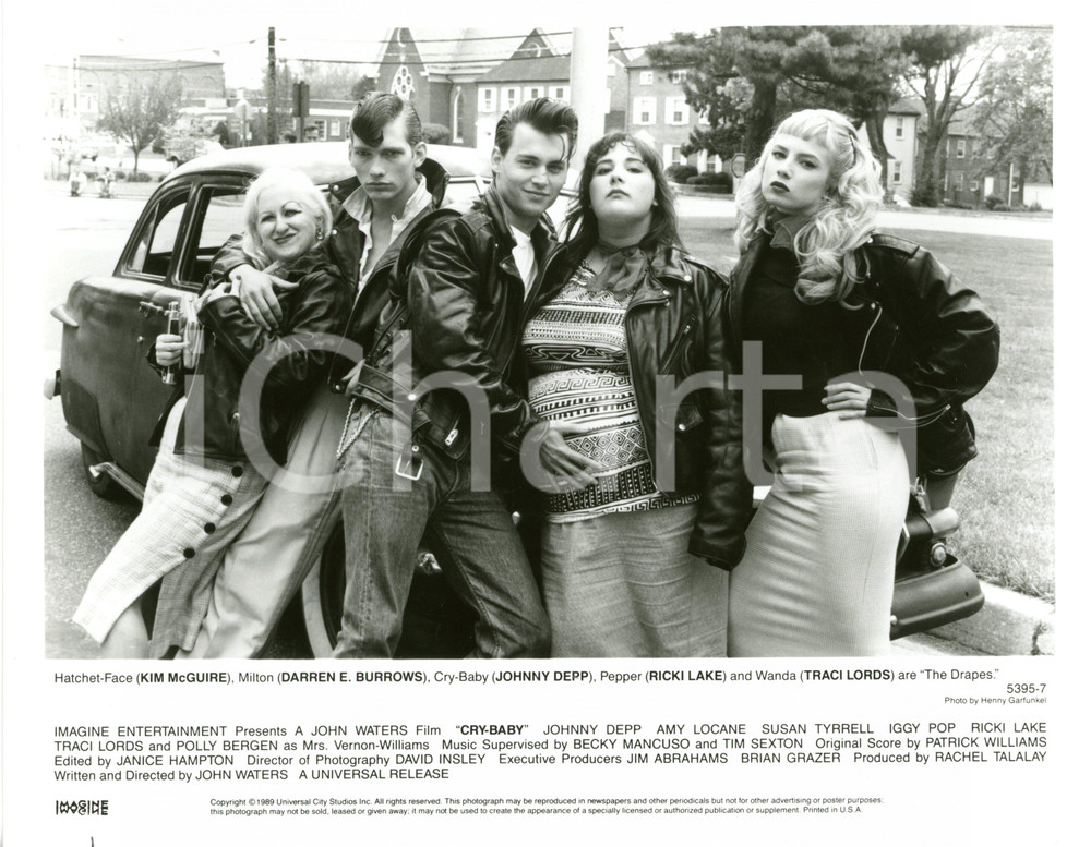 1989 CINEMA "Cry-Baby" - Johnny DEPP Ricki LAKE Traci LORDS e Kim McGUIRE *Foto  Fotografia d'agenzia con didascalia coeva. Nella fotorgafia &egrave; presente anche Darren E. Burrows. CONDIZIONI: G FORMATO: 25x20 cm      originale e autentica 1