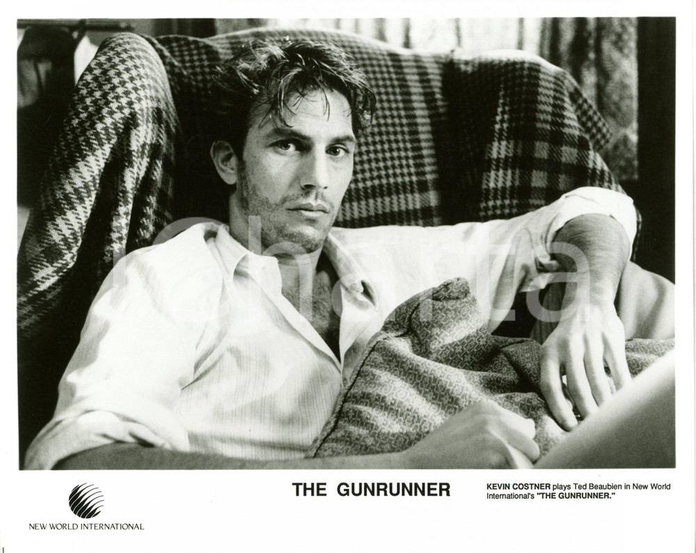 1989 CINEMA "The Gunrunner" - Kevin COSTNER in una scena del film *Foto (5)