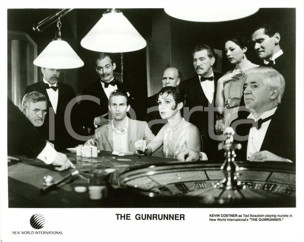 1989 CINEMA "The Gunrunner" - Kevin COSTNER alla roulette - Scena del film