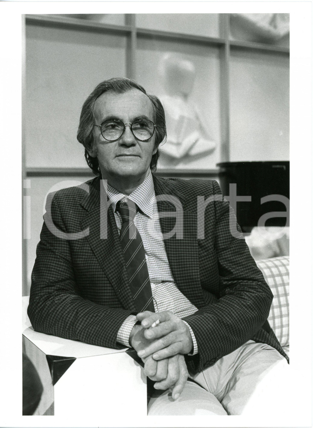 1985 ca RAI TV - Editore Renzo CORTINA in una trasmissione *Foto 18x24