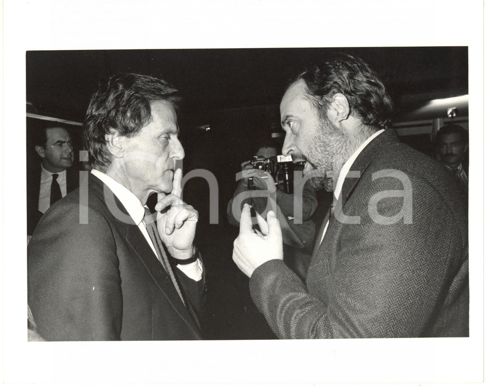 1990 ca CONFINDUSTRIA Ottaviano DEL TURCO parla con Armando SARTI *Foto 24x18