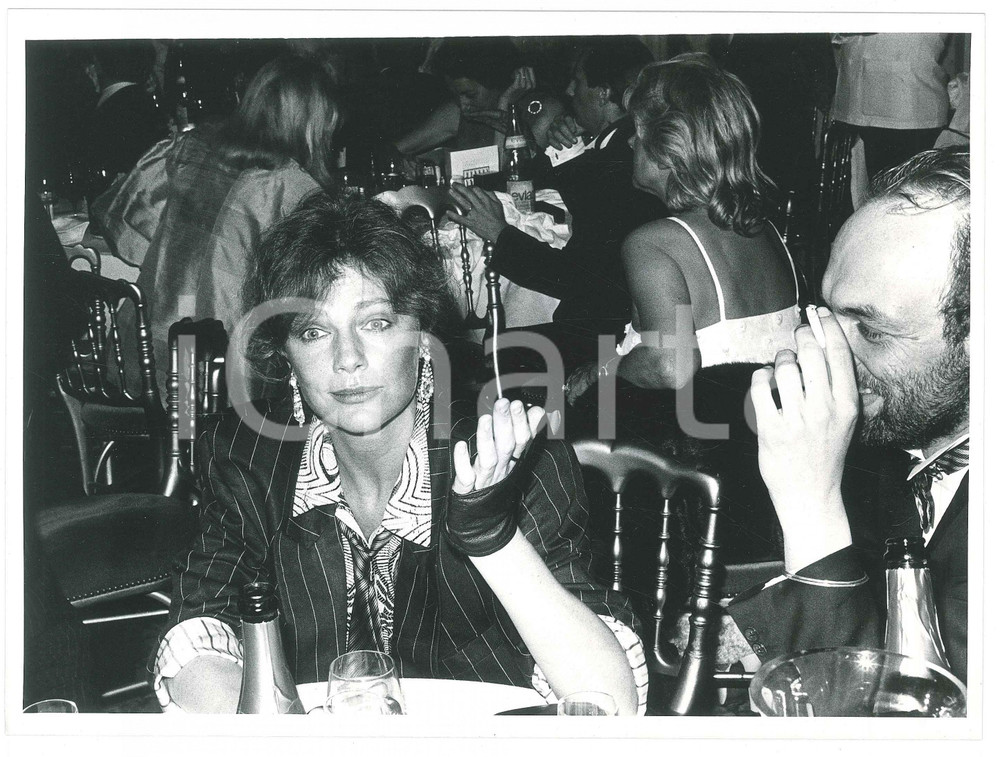 1985 CINEMA Jacqueline BISSET al ristorante - Foto 24x17 cm (2)