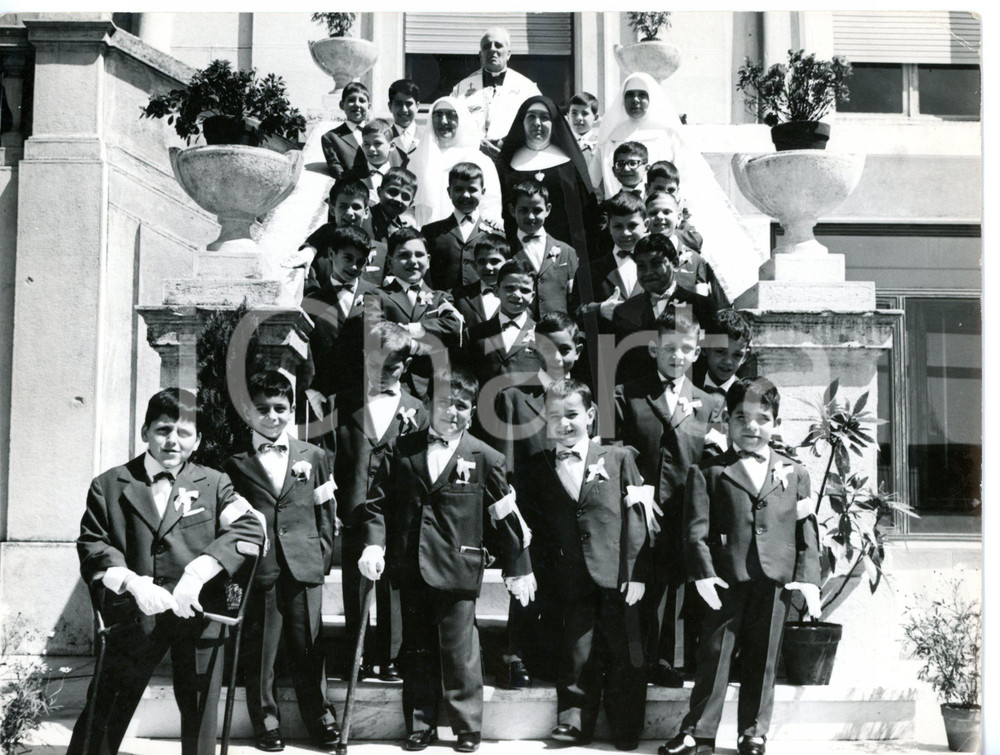 1950 ca MILANO (?) Mutilatini di Don Gnocchi - Foto di gruppo - 24x18 cm