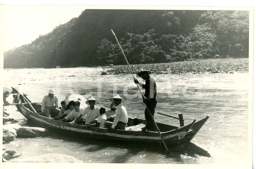 1965 ca TAIWAN Imbarcazione attraversa il fiume - Foto ARTISTICA 18x12 cm