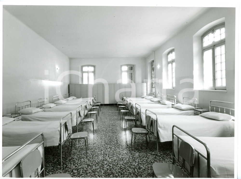1975 DOMODOSSOLA - CPA Dormitorio centro psichiatrico - Foto 24x18 cm