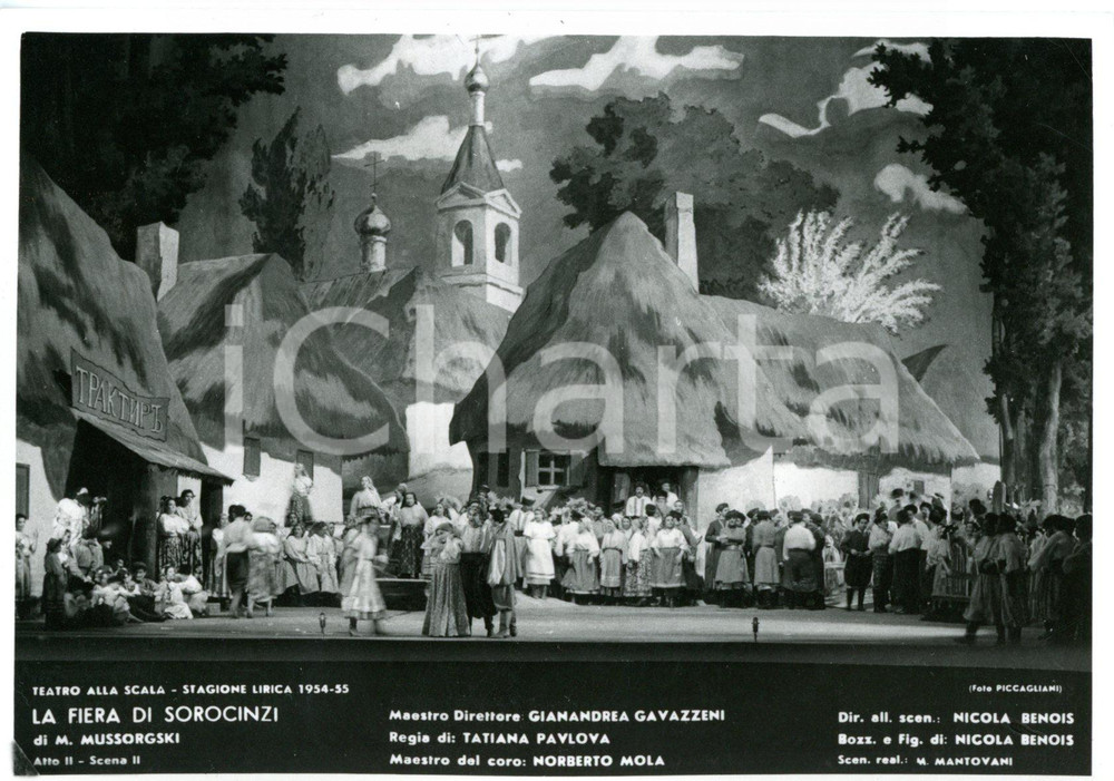 1954 MILANO Teatro alla SCALA "La Fiera dei Sorocinzi" - Atto II *Foto seriale Fotografia seriale, che ritrae un allestimento d'opera al Teatro alla Scala di Milano. CONDIZIONI: GFORMATO: 14x10 cm     originale e autentica 1