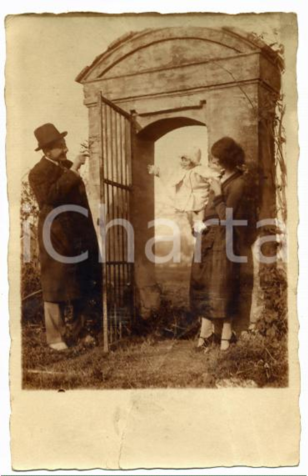1915 ca ITALIA (?) Commiato di un padre di famiglia - Foto curiosa 8x14 cm